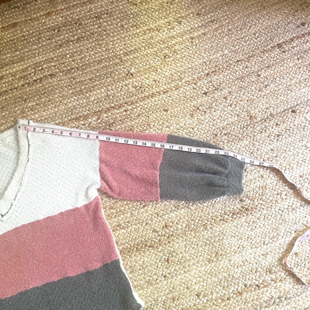 BiBi Colorblock V-Neck Sweater Size Small - Picture 9 of 10